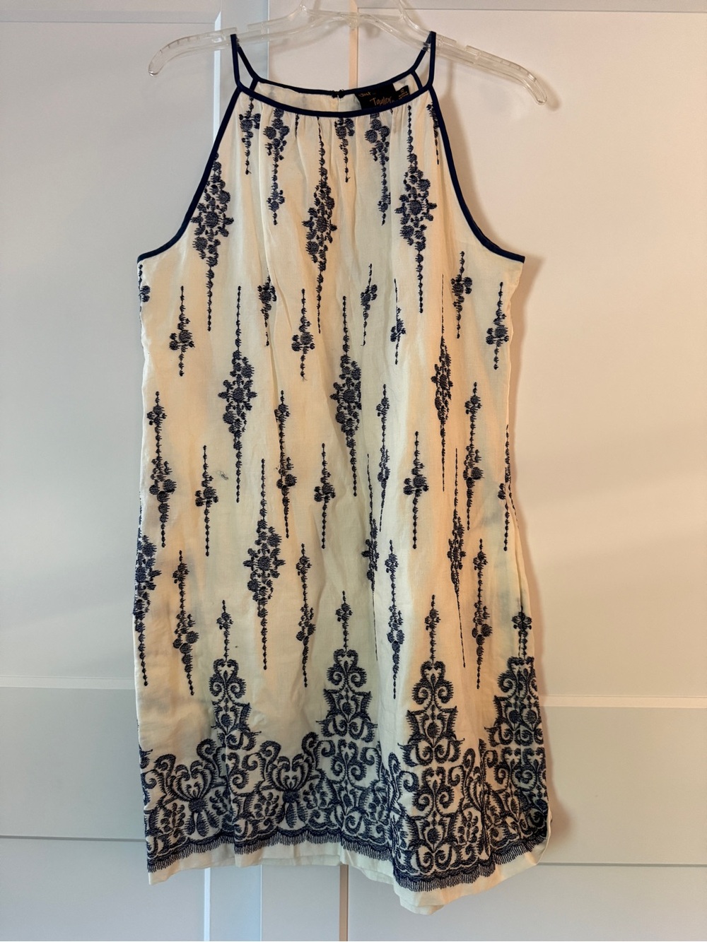 Just Taylor Blue/White Embroidered Sleeveless Dress sz 12 Sheath Resort Classic